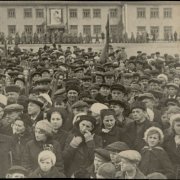 Митинг, посвященный Дню Победы. 1945г.